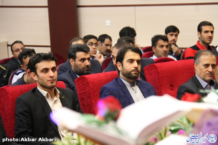 گزارش تصویری/محفل انس با قرآن در دانشگاه آزاد شهرکرد