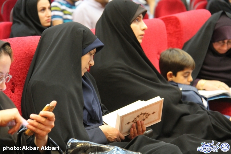 گزارش تصویری/محفل انس با قرآن در دانشگاه آزاد شهرکرد