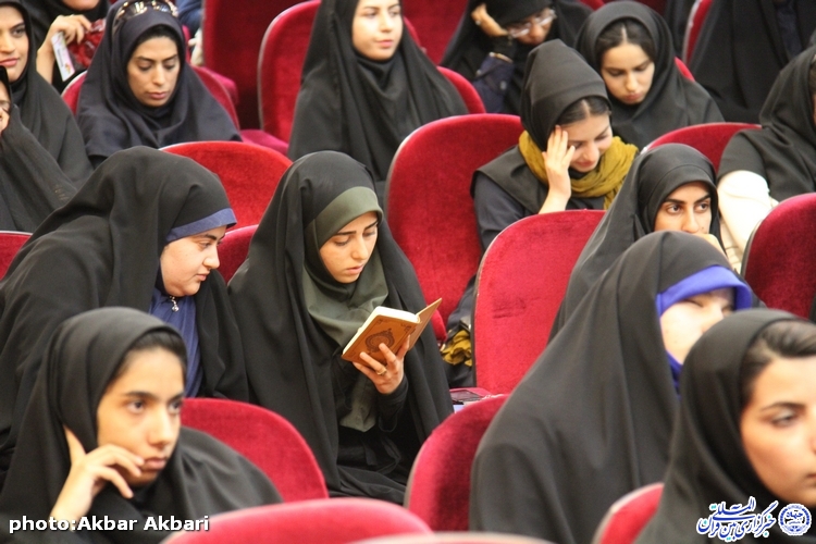 گزارش تصویری/محفل انس با قرآن در دانشگاه آزاد شهرکرد