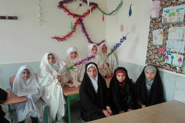اختتامیه کلاس روخوانی قرآن در روستای شهیدآباد برگزار شد اختتامیه کلاس روخوانی قرآن در روستای شهیدآباد برگزار شد