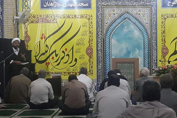 تصاویری از محفل جزء خوانی و تفسیر قرآن در زاهدان