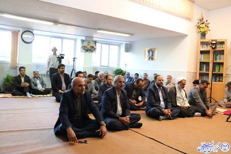 نشست حقله صالحين با نماينده ولي فقيه در خراسانجنوبي نشست حقله صالحين با نماينده ولي فقيه در خراسانجنوبي