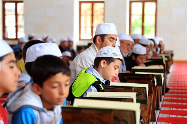 برگزاری سلسله محافل انس با قرآن در ترکیه / در حال تکمیل