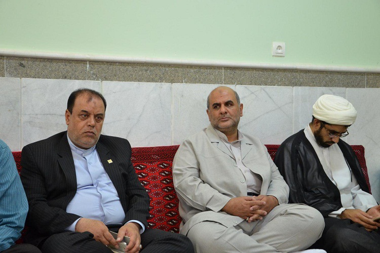 تصاویری از دیدار فعالان قرآنی زاهدان با نماینده ولی فقیه