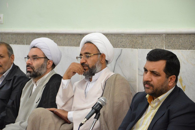 تصاویری از دیدار فعالان قرآنی زاهدان با نماینده ولی فقیه