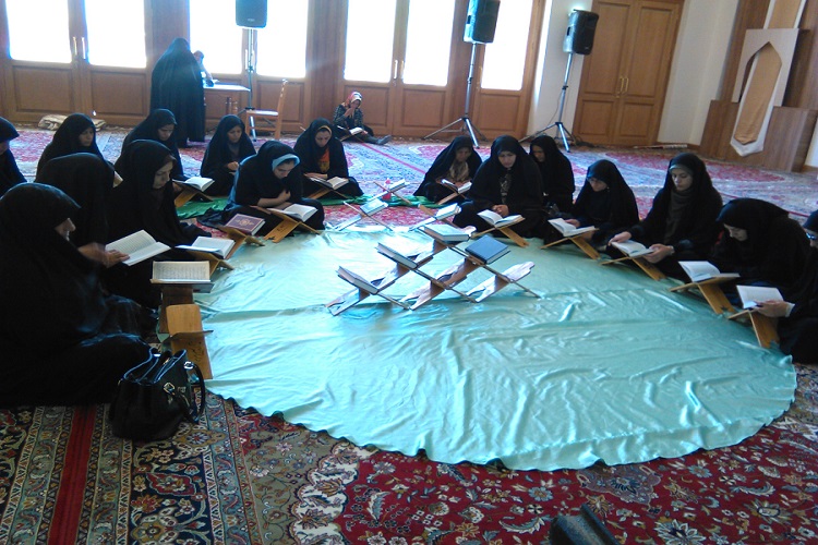 بیت امام خمینی(ره) در ایام فراغ حال و هوای قرآنی دارد