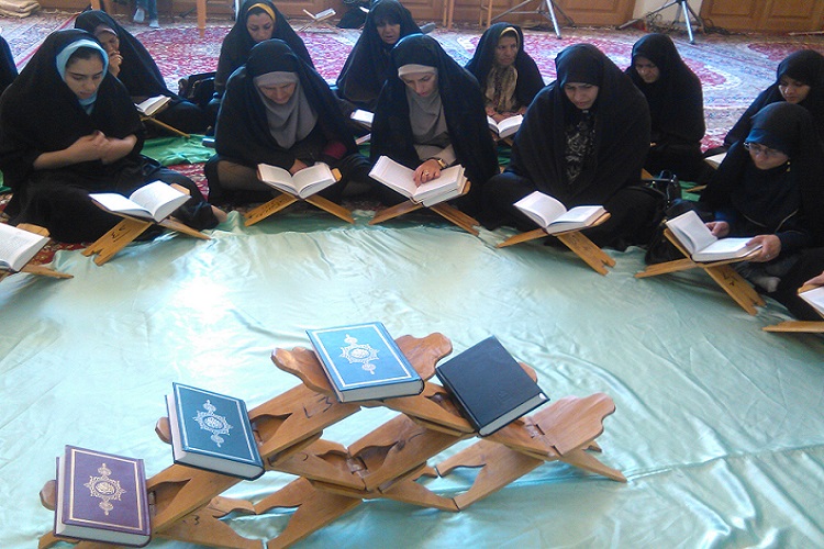 بیت امام خمینی(ره) در ایام فراغ حال و هوای قرآنی دارد