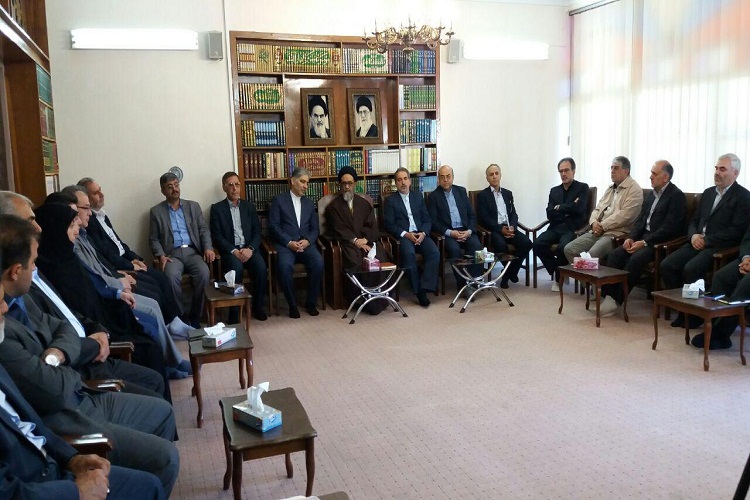 دیدار مسئولان با امام جمعه جدید تبریز+تصاویر