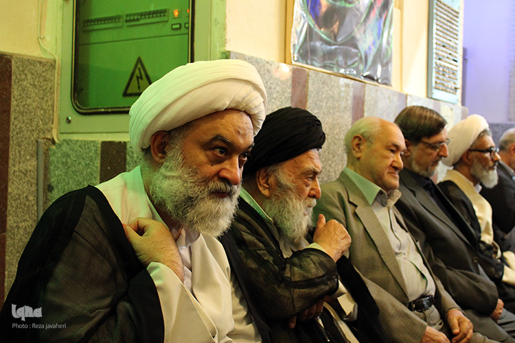 چهارمین سالگرد رحلت آزاد مرد بزرگ حضرت آیت الله سید جلال الدین طاهری در مسجد اعظم حسین آباد اصفهان
