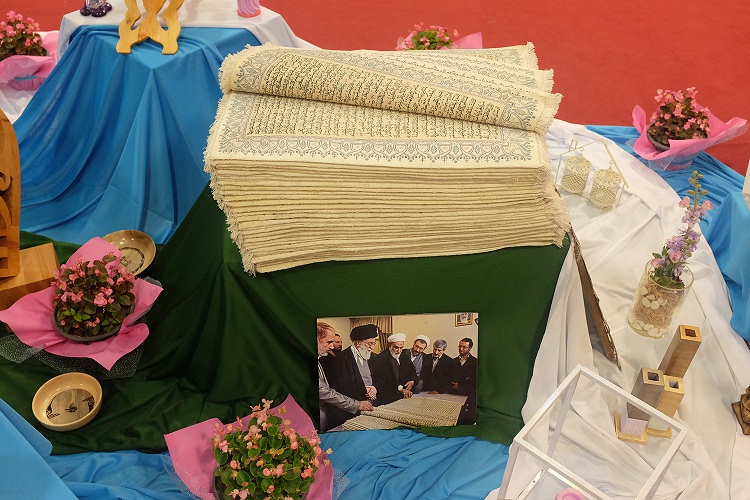 آغاز به کار نمایشگاه قرآن و عترت در تبریز+تصاویر