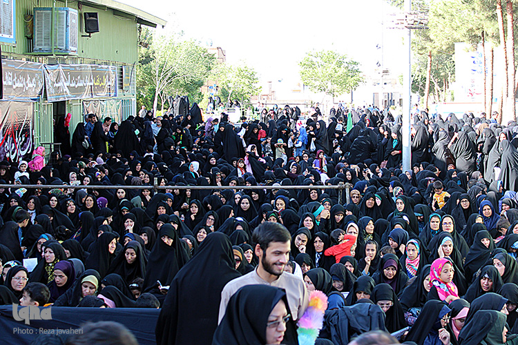 مراسم گرامیداشت ارتحال امام خیمینی (ره) در گلستان شهدای اصفهان با حضور پر شور مردم سلحشور این شهر برگزار شد.