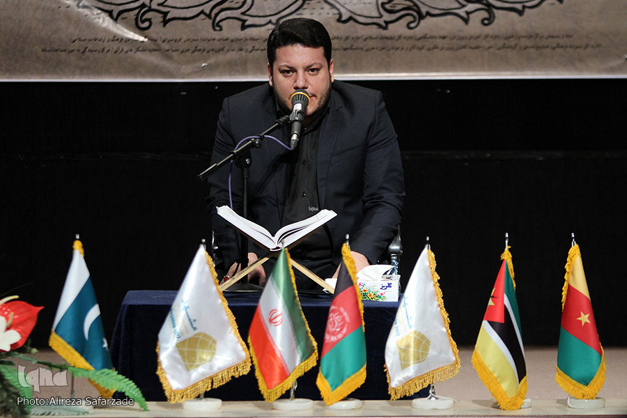 از تجلیل حامد علیزاده توسط پدر حاجمحسن تا لغو سخنرانیها از تجلیل حامد علیزاده توسط پدر حاجمحسن تا لغو سخنرانیها