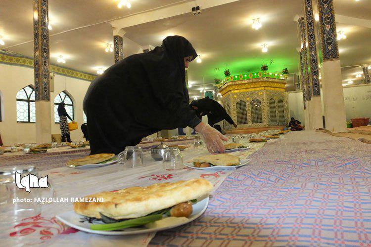 ضیافت افطاری در بقعه متبرکه امامزادگان باقریه بیرجند