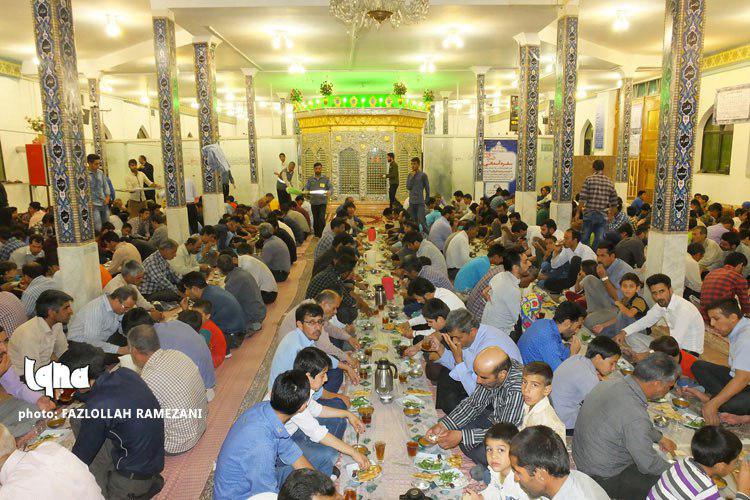 ضیافت افطاری در بقعه متبرکه امامزادگان باقریه بیرجند