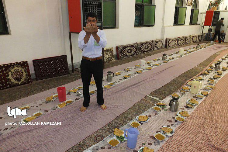 ضیافت افطاری در بقعه متبرکه امامزادگان باقریه بیرجند