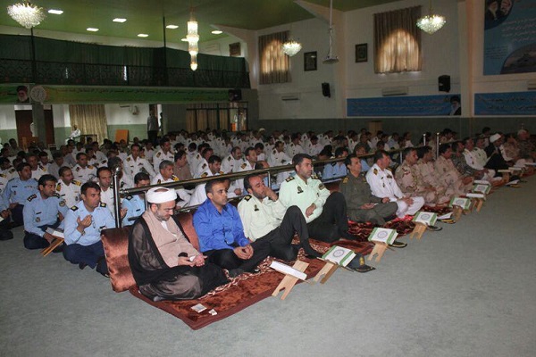 محفل قرآنی در پایگاه دریایی بوشهر برگزار شد محفل قرآنی در پایگاه دریایی بوشهر برگزار شد