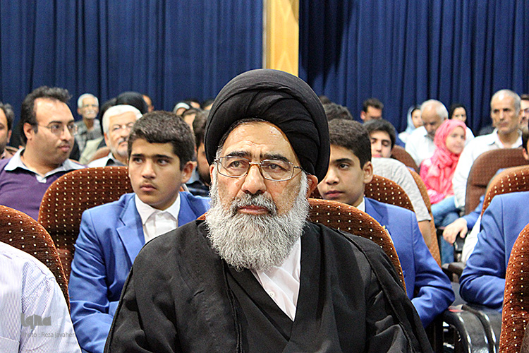 چهاردهمین نمایشگاه بین المللی قرآن  در اصفهان با حضور استاندار رسول زرگرپور و آیت الله مهدوی افتتاح شد .
