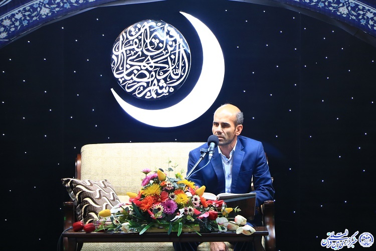 محفل انس با قرآن در فرخشهر با حضور قاری مصری برگزار شد