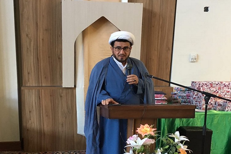 محفل انس با قرآن به همراه تجلیل از برترین‌های دارالقرآن زادگاه امام راحل+عکس