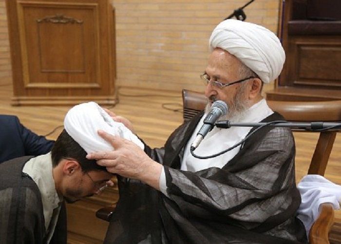 گزارش تصویری مراسم عمامه گذاری و افطاری استادان حوزه در دارالقرآن علامه طباطبایی(ره)