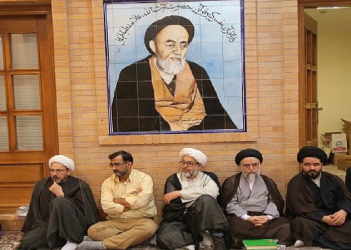 گزارش تصویری مراسم عمامه گذاری و افطاری استادان حوزه در دارالقرآن علامه طباطبایی(ره)