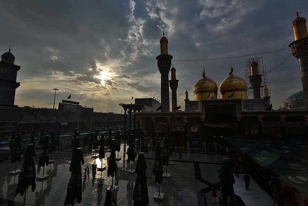 مقاوم‌سازی گلدسته در خطر سقوط حرم امامین جوادین(ع) به‌دست متخصصان ایرانی