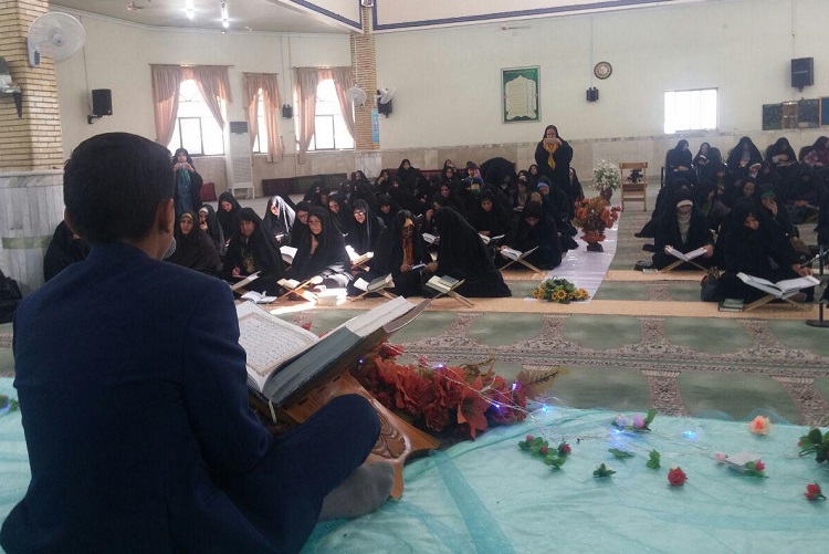 تصاویری از کرسی تلاوت قرآن ویژه بانوان در زاهدان