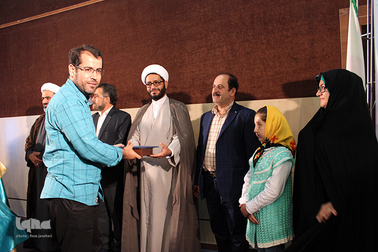 اختتامیه شعر خوانی کودک ونوجوان یک قاصدک آیه در هنرستان هنرهای زیبا برگزار شد.