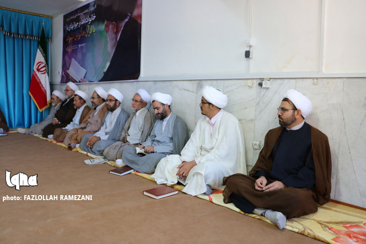دیدار نماینده ولی‌فقیه در خراسان‌جنوبی با جمعی از فعالان فرهنگی استان