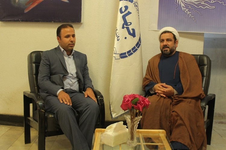 گزارش تصویری برگزاری نمایشگاه قرآن و عترت در سنندج گزارش تصویری برگزاری نمایشگاه قرآن و عترت در سنندج