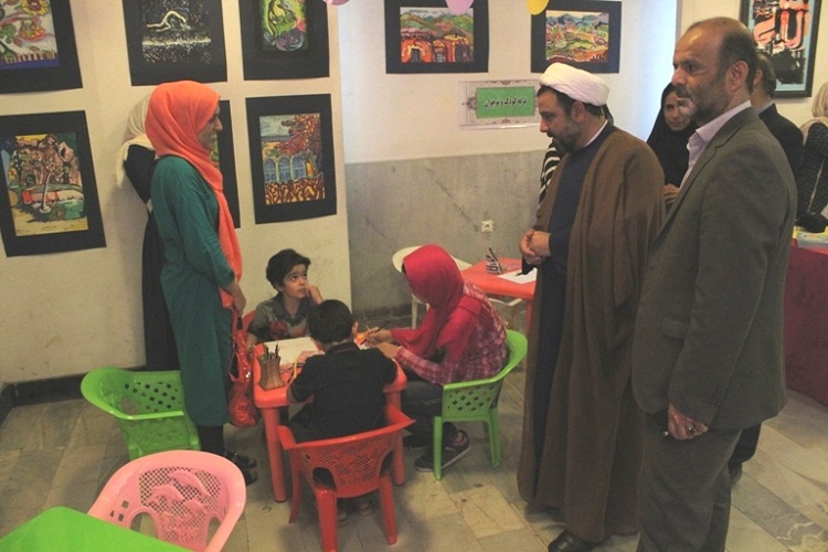 گزارش تصویری برگزاری نمایشگاه قرآن و عترت در سنندج گزارش تصویری برگزاری نمایشگاه قرآن و عترت در سنندج