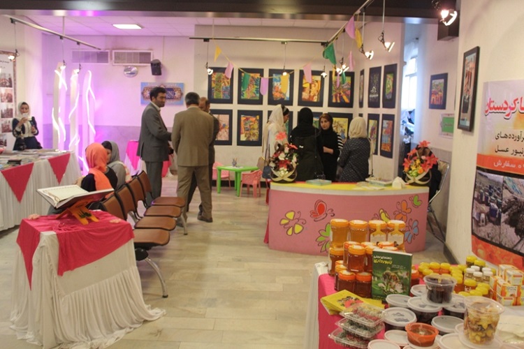 گزارش تصویری برگزاری نمایشگاه قرآن و عترت در سنندج گزارش تصویری برگزاری نمایشگاه قرآن و عترت در سنندج