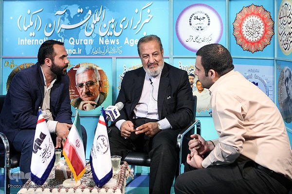 لزوم احیای جلسات سنتی قرآن/ پرداختن به اقراء موجب غفلت از جلسات سنتی نشود