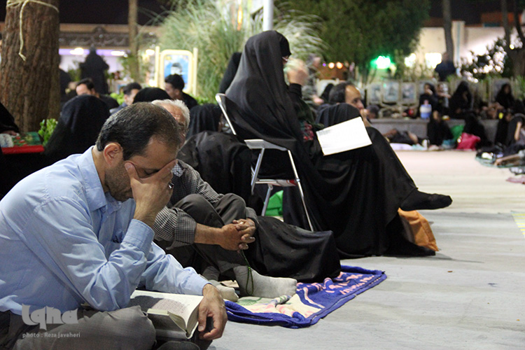 مراسم شب قدر در گلستان شهدا