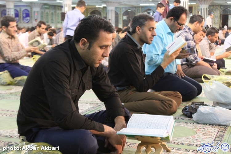 احیای شب نوزدهم رمضان در مصلای شهرکرد
