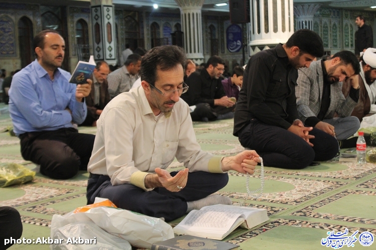 احیای شب نوزدهم رمضان در مصلای شهرکرد