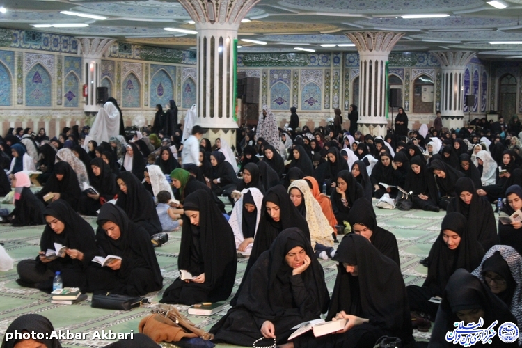 احیای شب نوزدهم رمضان در مصلای شهرکرد