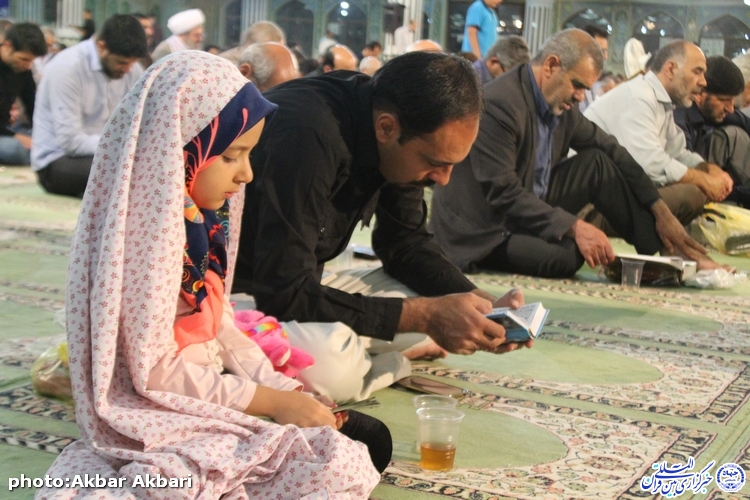 احیای شب نوزدهم رمضان در مصلای شهرکرد