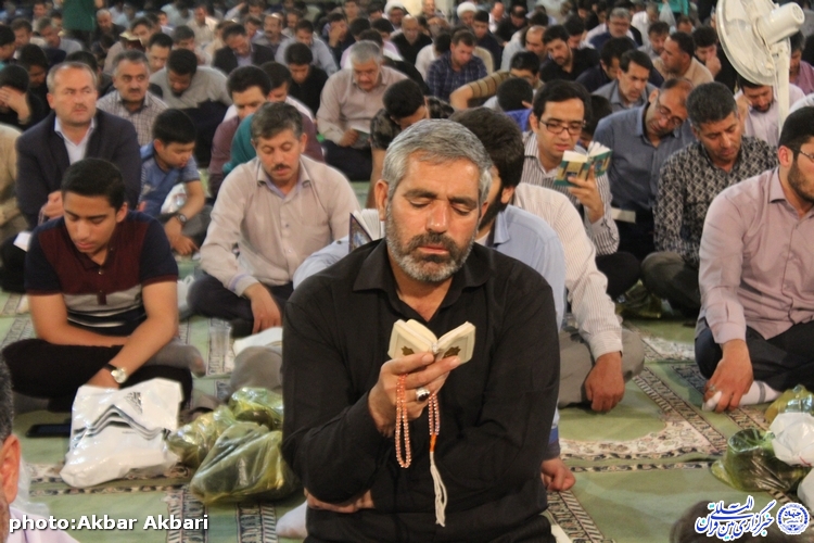 احیای شب نوزدهم رمضان در مصلای شهرکرد