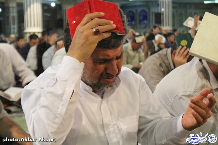 احیای شب نوزدهم رمضان در مصلای شهرکرد