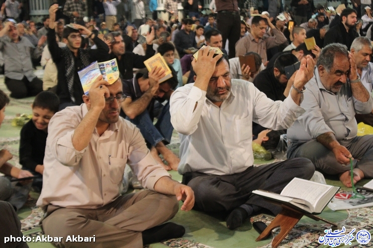 احیای شب نوزدهم رمضان در مصلای شهرکرد