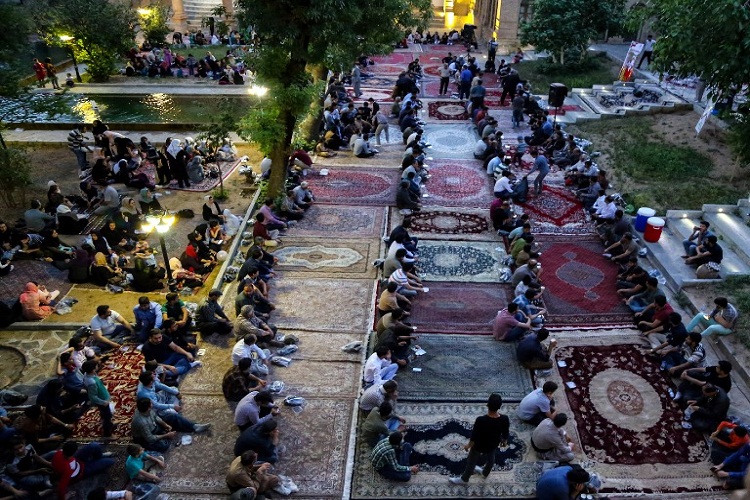 برپایی افطاری خیرخواهانه در عمارت خسروآباد سنندج