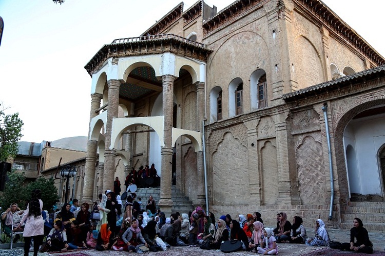 برپایی افطاری خیرخواهانه در عمارت خسروآباد سنندج