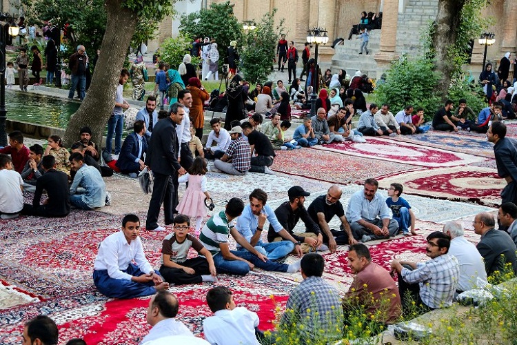 برپایی افطاری خیرخواهانه در عمارت خسروآباد سنندج