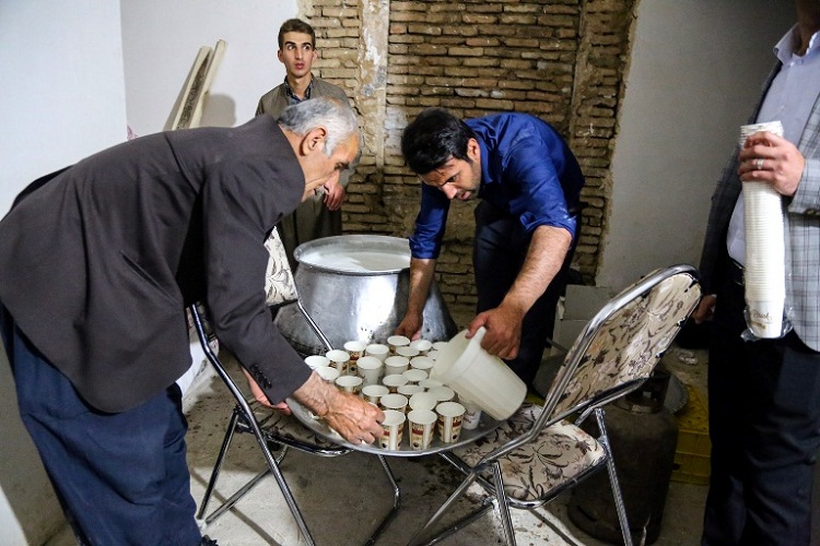 برپایی افطاری خیرخواهانه در عمارت خسروآباد سنندج