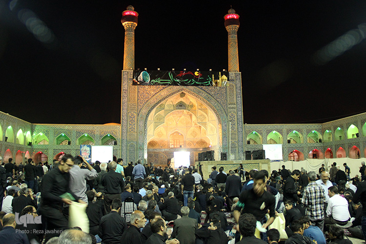 شب شهادت امام علی (ع) و شب قدر در مسجد جامع اصفهان