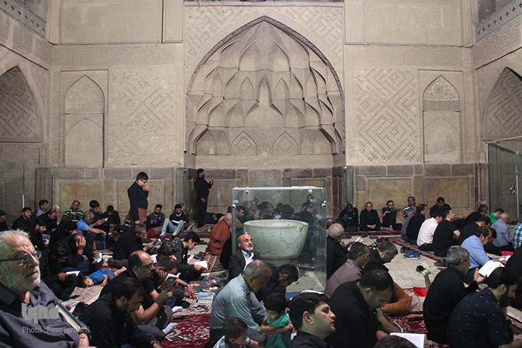 شب شهادت امام علی (ع) و شب قدر در مسجد جامع اصفهان