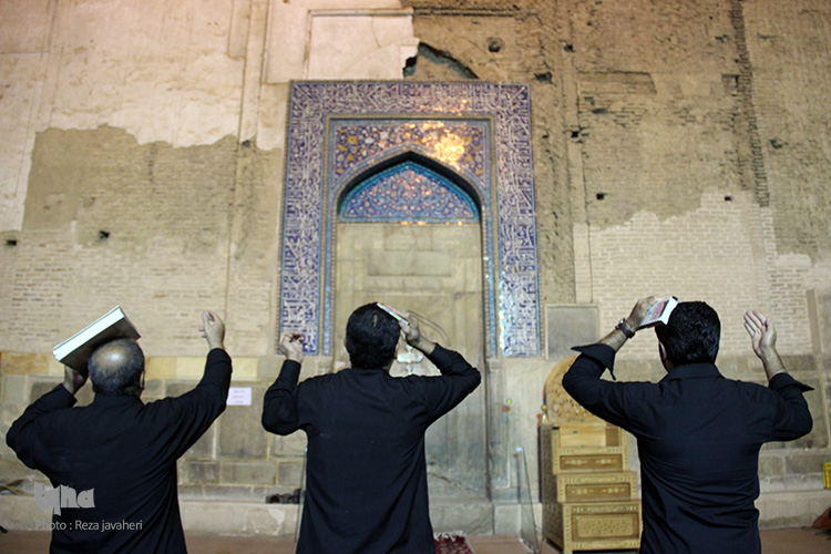 شب شهادت امام علی (ع) و شب قدر در مسجد جامع اصفهان