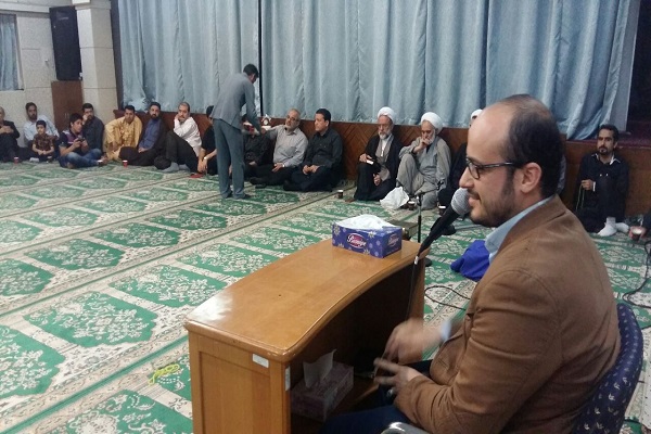 اجرای برنامه «حاج مهدی حبیبی» در بزرگترین مسجد شیعیان دهلی + عکس