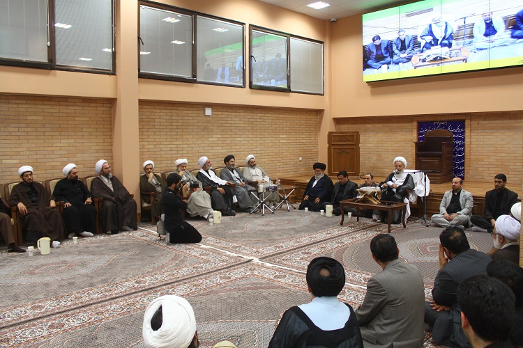ضیافت افطاری دارالقرآن علامه طباطبایی با حضور آیت‌الله‎العظمی مکارم شیرازی